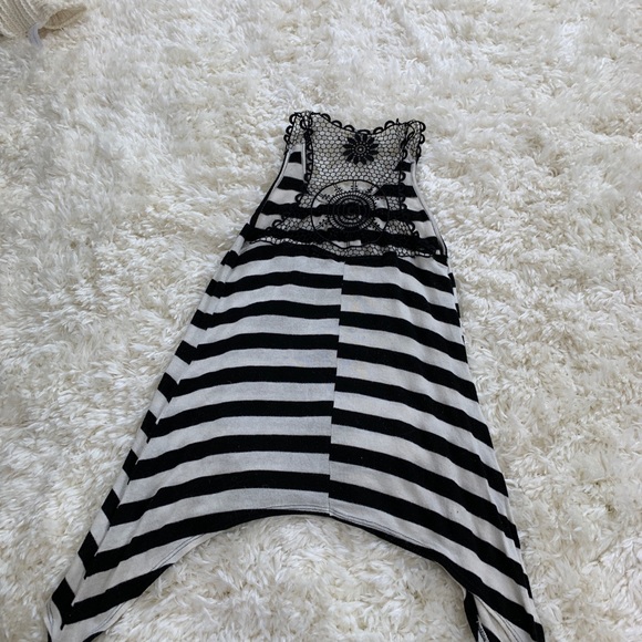 Striped flowy top size large - Picture 4 of 4